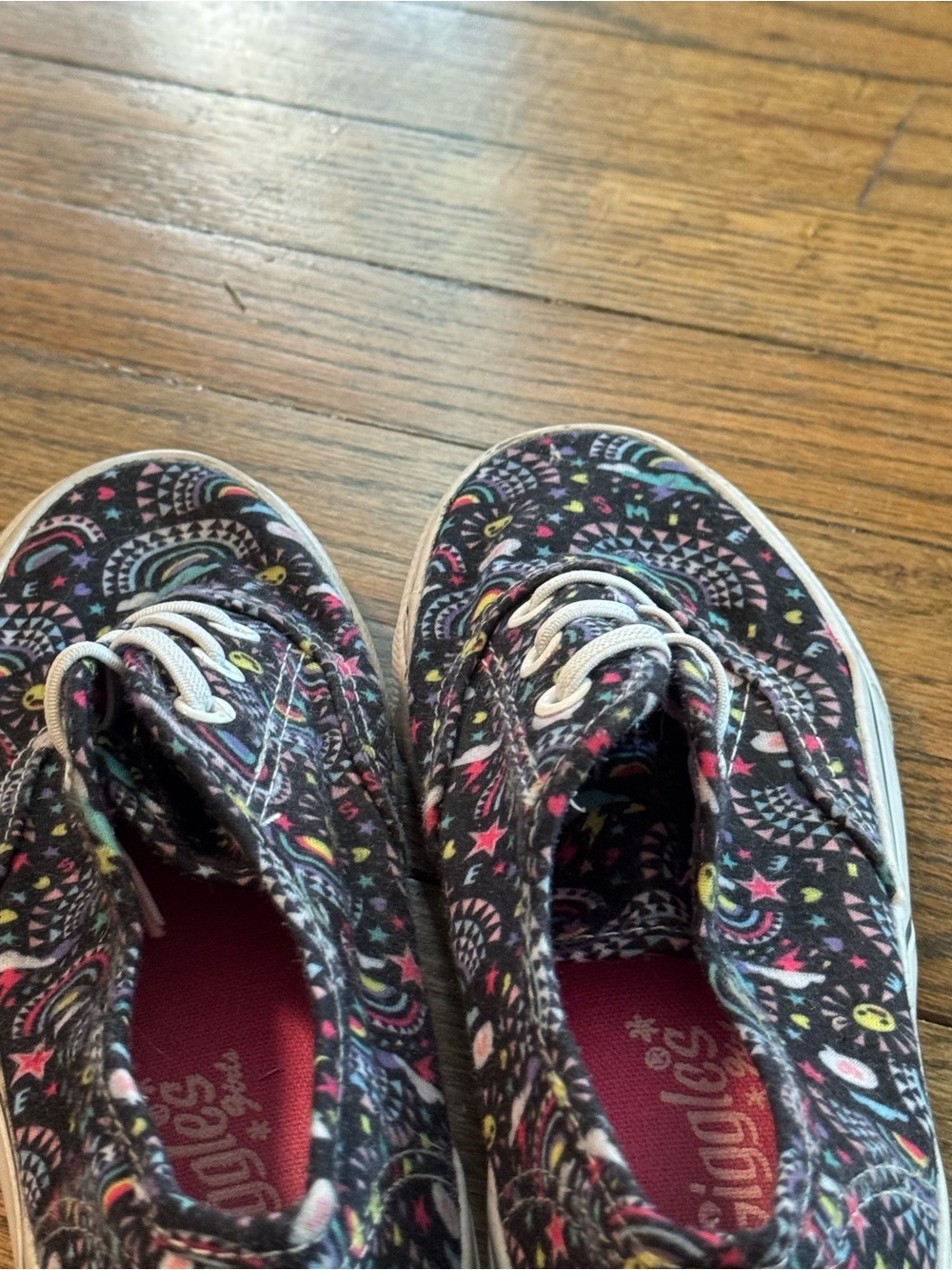 Sneakers with Multicolor Star & Swirl Print